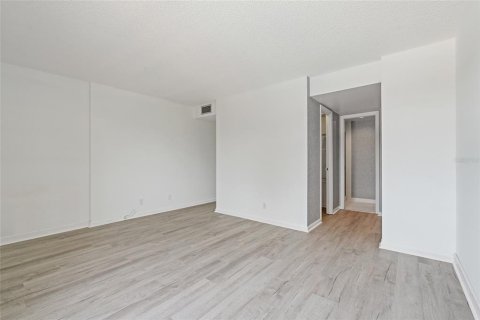 Condo in Clearwater, Florida, 2 bedrooms  № 1866315 - photo 15
