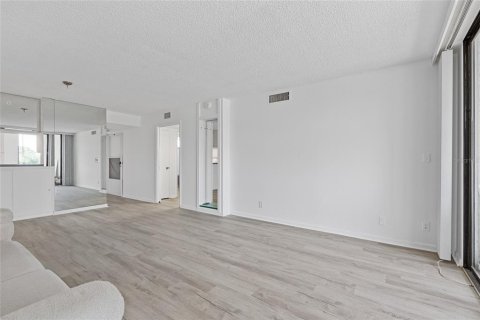 Condo in Clearwater, Florida, 2 bedrooms  № 1866315 - photo 12