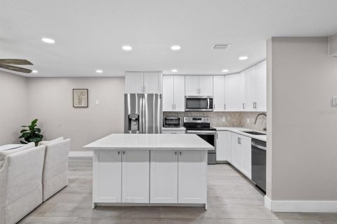Copropriété à louer à Tampa, Floride: 1 chambre, 70.61 m2 № 2407069 - photo 16