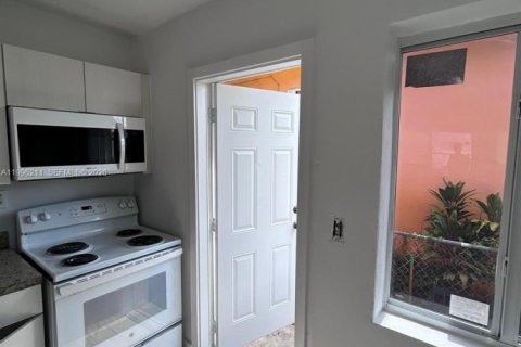 Купить коммерческую недвижимость в Майами, Флорида 132.85м2, № 2058203 - фото 7