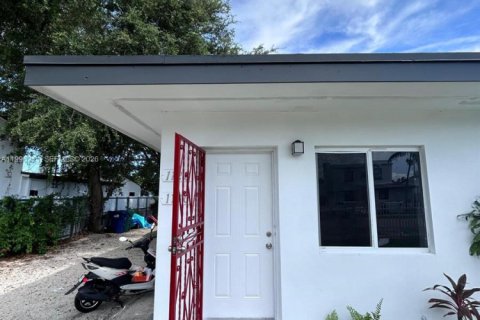 Купить коммерческую недвижимость в Майами, Флорида 132.85м2, № 2058203 - фото 2