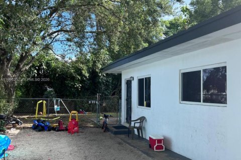 Купить коммерческую недвижимость в Майами, Флорида 132.85м2, № 2058203 - фото 5