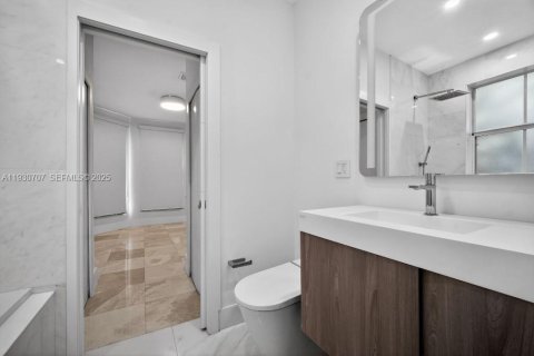 Купить виллу или дом в Дорал, Флорида 6 комнат, 199.18м2, № 1991966 - фото 24