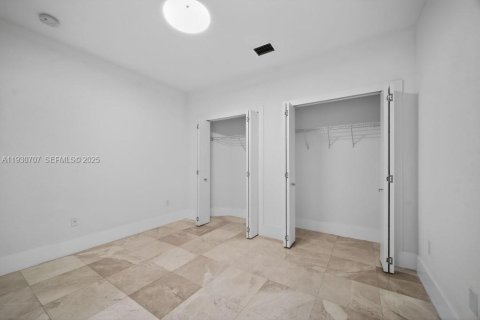 Купить виллу или дом в Дорал, Флорида 6 комнат, 199.18м2, № 1991966 - фото 17