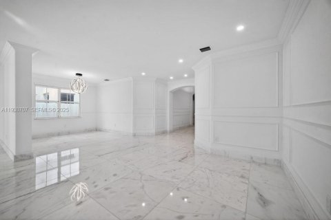 Купить виллу или дом в Дорал, Флорида 6 комнат, 199.18м2, № 1991966 - фото 14