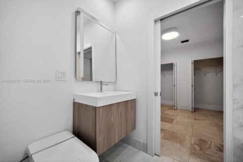 Купить виллу или дом в Дорал, Флорида 6 комнат, 199.18м2, № 1991966 - фото 27