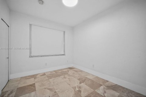 Купить виллу или дом в Дорал, Флорида 6 комнат, 199.18м2, № 1991966 - фото 16