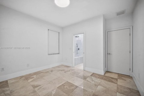 Купить виллу или дом в Дорал, Флорида 6 комнат, 199.18м2, № 1991966 - фото 20