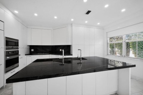 Купить виллу или дом в Дорал, Флорида 6 комнат, 199.18м2, № 1991966 - фото 5