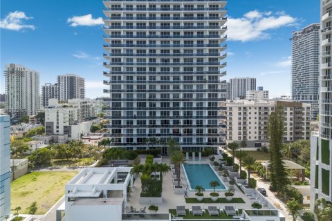 Condo in Miami, Florida, 3 bedrooms  № 1170849 - photo 15