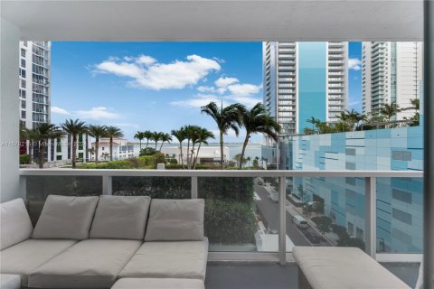 Condo in Miami, Florida, 3 bedrooms  № 1170849 - photo 9
