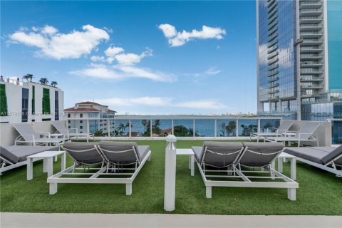Condo in Miami, Florida, 3 bedrooms  № 1170849 - photo 12