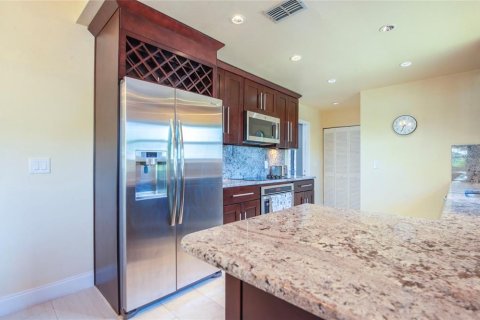 House in Tampa, Florida 3 bedrooms, 158.4 sq.m. № 1718848 - photo 12