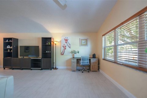 House in Tampa, Florida 3 bedrooms, 158.4 sq.m. № 1718848 - photo 9