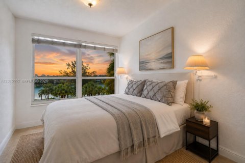 Condo in Miami Beach, Florida, 1 bedroom № 2270988 - photo 6
