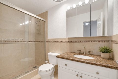 Condo in Miami Beach, Florida, 1 bedroom № 2270988 - photo 8