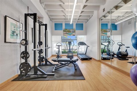 Condo in Miami Beach, Florida, 1 bedroom № 2270988 - photo 9