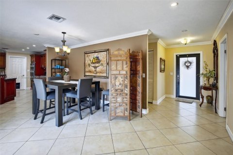 Casa en venta en Pembroke Pines, Florida, 3 dormitorios, 126.81 m2 № 1852278 - foto 6