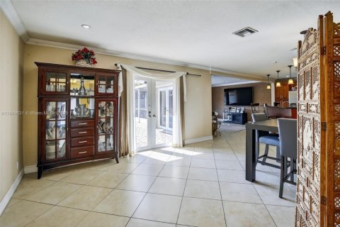 Casa en venta en Pembroke Pines, Florida, 3 dormitorios, 126.81 m2 № 1852278 - foto 5