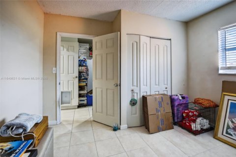 Casa en venta en Pembroke Pines, Florida, 3 dormitorios, 126.81 m2 № 1852278 - foto 28