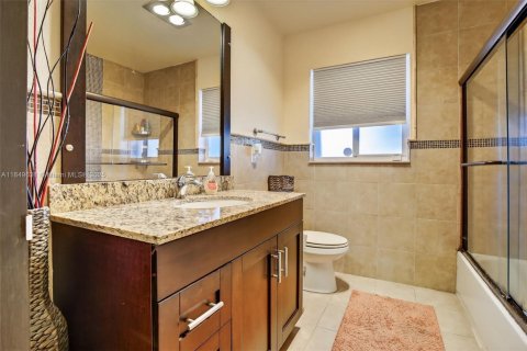 Casa en venta en Pembroke Pines, Florida, 3 dormitorios, 126.81 m2 № 1852278 - foto 25