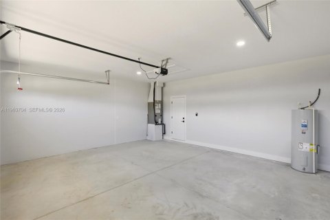 House in Sebring, Florida 3 bedrooms, 138.24 sq.m. № 2028028 - photo 27