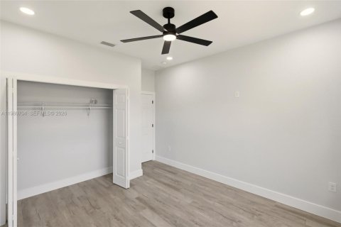 House in Sebring, Florida 3 bedrooms, 138.24 sq.m. № 2028028 - photo 25