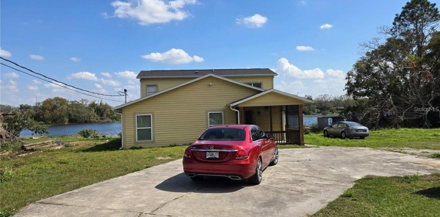 Villa ou maison à Tampa, Floride 5 chambres, 262.36 m2 № 2202877