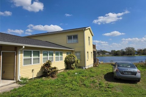 Villa ou maison à louer à Tampa, Floride: 5 chambres, 262.36 m2 № 2202877 - photo 2