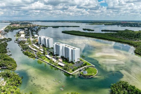 Condo in Sarasota, Florida, 2 bedrooms  № 1886820 - photo 3