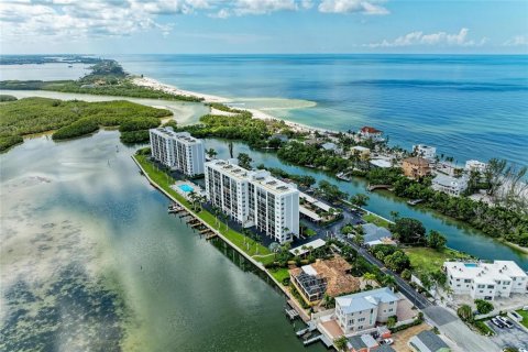 Condo in Sarasota, Florida, 2 bedrooms  № 1886820 - photo 4