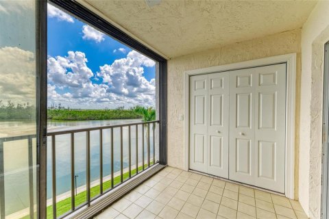 Condo in Sarasota, Florida, 2 bedrooms  № 1886820 - photo 12
