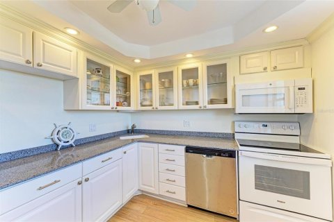 Condo in Sarasota, Florida, 2 bedrooms  № 1886820 - photo 20