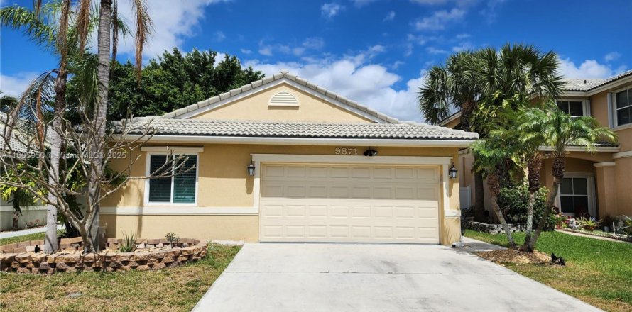 Villa ou maison à Tamarac, Floride 4 chambres, 155.89 m2 № 1864472