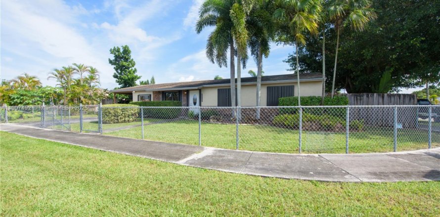 Villa ou maison à Homestead, Floride 3 chambres, 148.27 m2 № 1968401