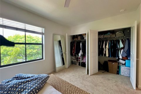 Townhouse in Florida City, Florida 3 bedrooms, 128.21 sq.m. № 1959317 - photo 29