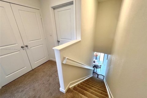 Townhouse in Florida City, Florida 3 bedrooms, 128.21 sq.m. № 1959317 - photo 20