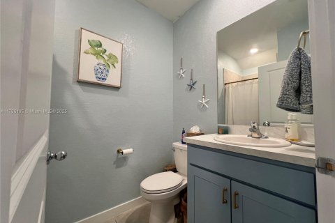 Townhouse in Florida City, Florida 3 bedrooms, 128.21 sq.m. № 1959317 - photo 11