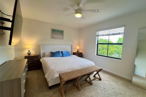 Townhouse in Florida City, Florida 3 bedrooms, 128.21 sq.m. № 1959317 - photo 27