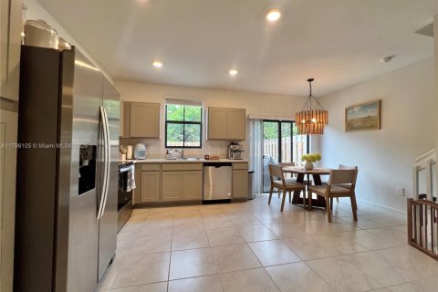 Townhouse in Florida City, Florida 3 bedrooms, 128.21 sq.m. № 1959317 - photo 16