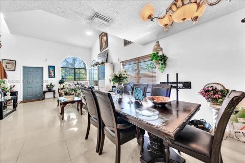 Купить виллу или дом в Санрайз, Флорида 4 спальни, 174.28м2, № 2004004 - фото 3