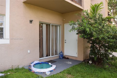 Купить кондоминиум в Пемброк-Пайнс, Флорида 2 спальни, 79.34м2, № 2040826 - фото 7