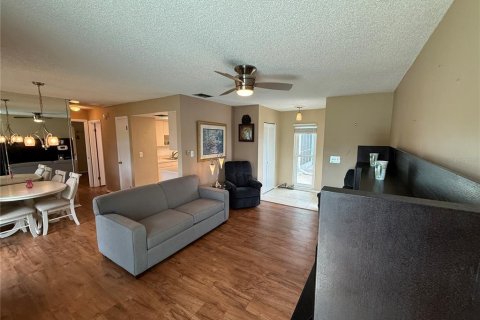 Condominio en venta en Palm Harbor, Florida, 1 dormitorio, 75.62 m2 № 1827338 - foto 10