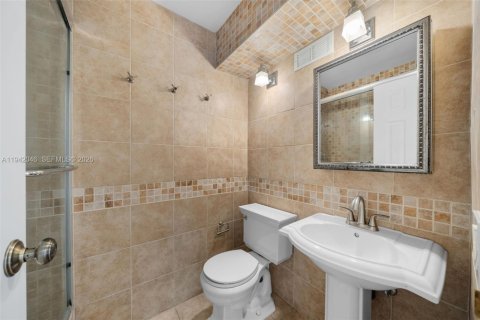 Copropriété à louer à Hallandale Beach, Floride: 2 chambres, 87.33 m2 № 1999007 - photo 9