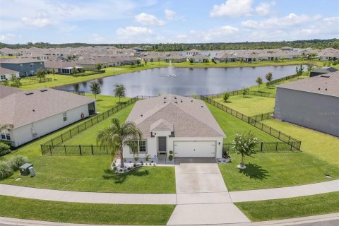 House in New Smyrna Beach, Florida 4 bedrooms, 172.33 sq.m. № 2091940