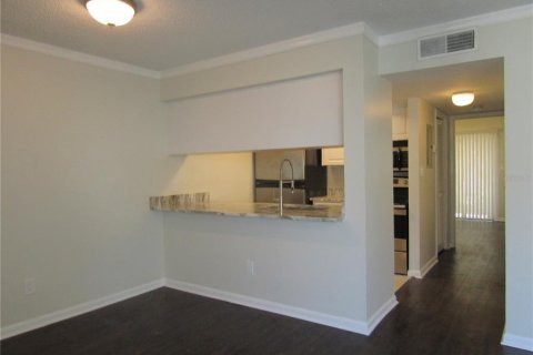 Condominio en alquiler en Tampa, Florida, 2 dormitorios, 79.62 m2 № 1877398 - foto 5