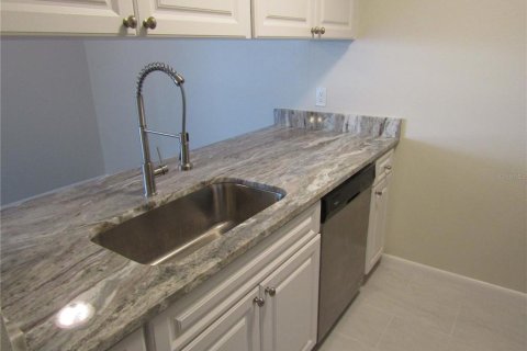 Condominio en alquiler en Tampa, Florida, 2 dormitorios, 79.62 m2 № 1877398 - foto 8