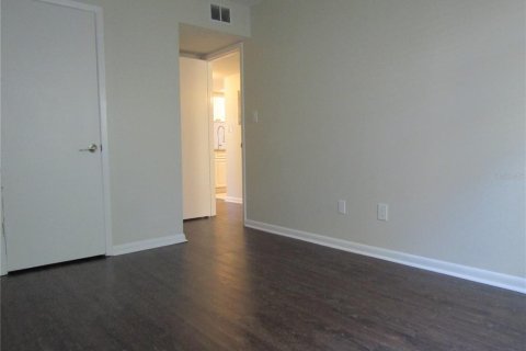 Condominio en alquiler en Tampa, Florida, 2 dormitorios, 79.62 m2 № 1877398 - foto 15