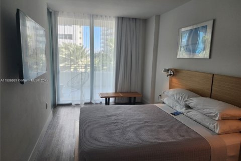 Condo in Miami Beach, Florida, 1 bedroom  № 1947270 - photo 13