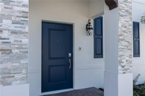 Villa ou maison à louer à Miami, Floride: 3 chambres, 291.62 m2 № 2001481 - photo 2